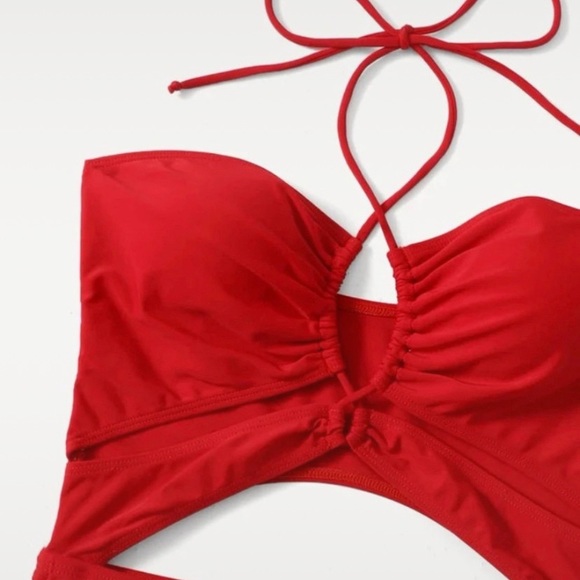 Bikini - Picture 2 of 4